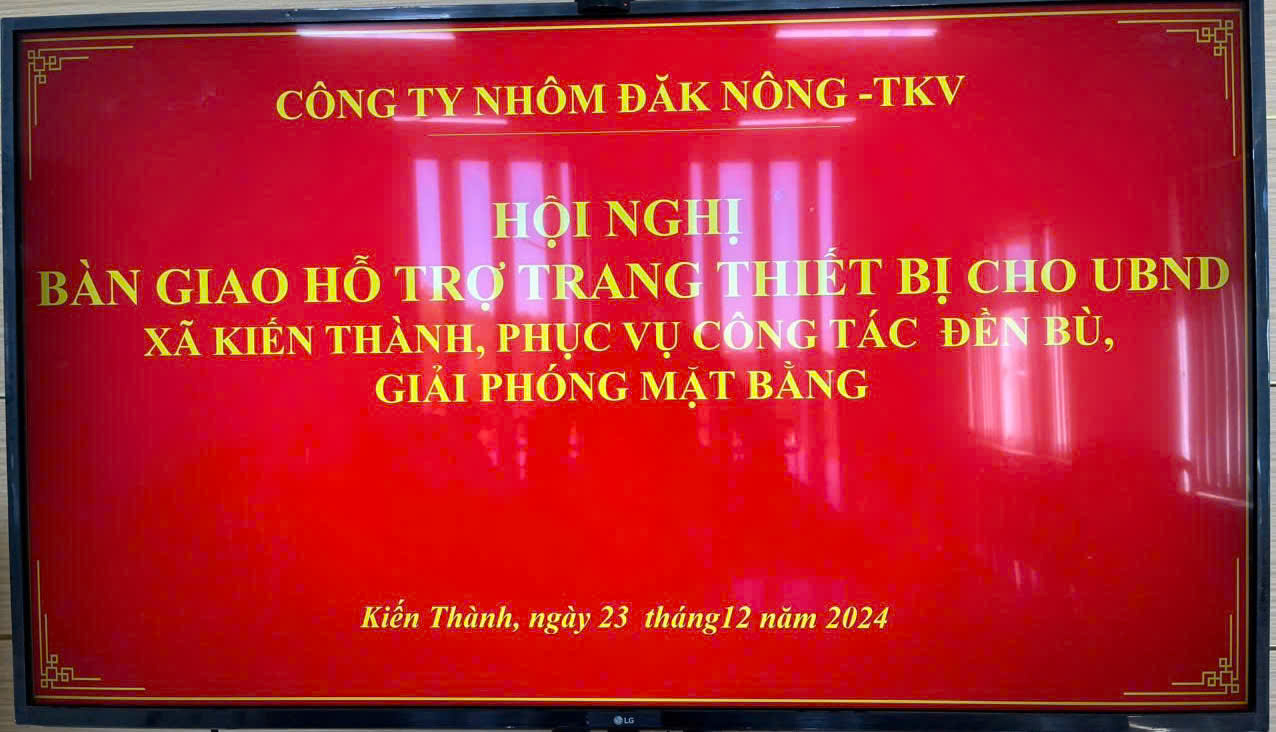 Công ty Nhôm Đắk Nông – TKV hỗ trợ hơn 112 triệu đồng cho UBND xã Kiến Thành, huyện Đắk R’lấp